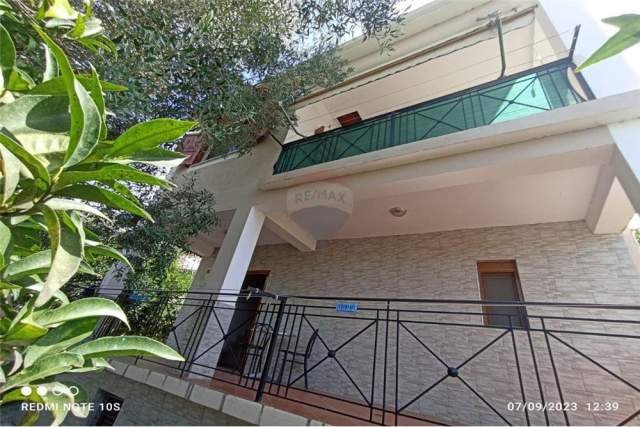 Vlore, shes shtepi 2 Katshe Kati 2, 134 m² 250.000 Euro (Rr.Uje Ftohte,7 pallatet)