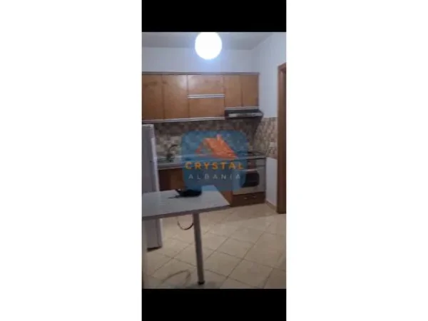 Tirane, jepet me qera apartament 2+1+BLK Kati 2, 78 m² 35.000 Leke
