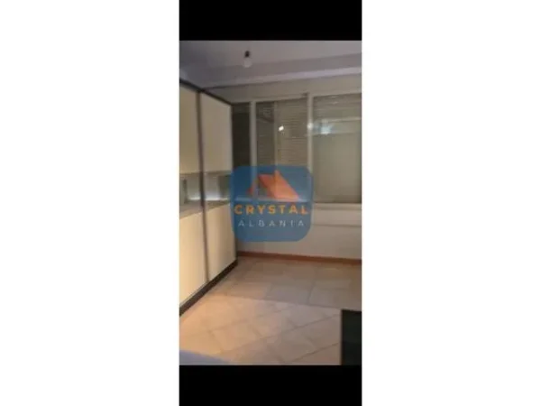 Tirane, jepet me qera apartament 2+1+BLK Kati 2, 78 m² 35.000 Leke
