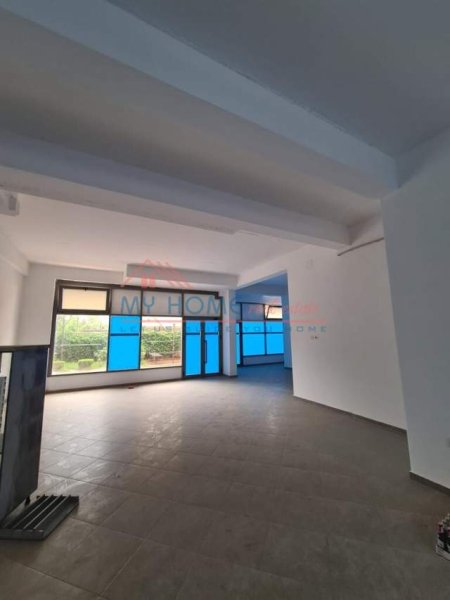 Tirane, shitet dyqan Kati 0, 135 m² 217.000 Euro (Kinostudio)