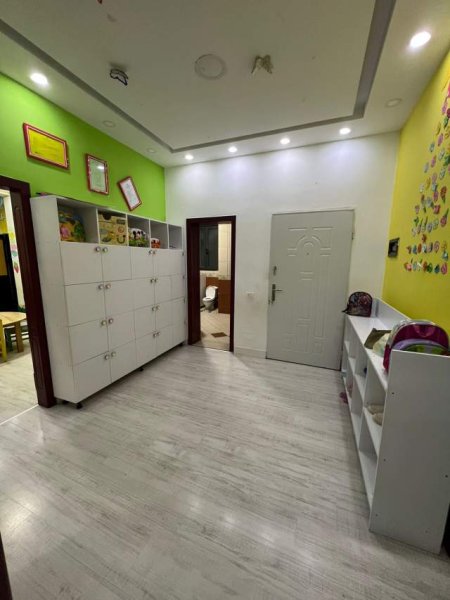 Tirane, jepet me qera ambjent biznesi Kati 2, 119 m² 1.700 Euro (Don Bosko)