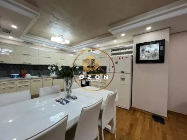 Tirane, shitet apartament 2+1 Kati 4, 130 m² 290.000 Euro (Ish statcioni trenit)