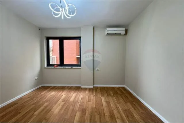 Tirane, shitet apartament 3+1+A+BLK Kati 2, 135 m² 192.000 Euro (Komuna Parisit ish Eleonora)