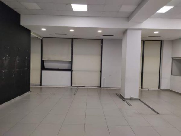 Tirane, jepet me qera ambjent biznesi Kati 2, 108 m² 1.400 Euro (PROKOP MIMA)