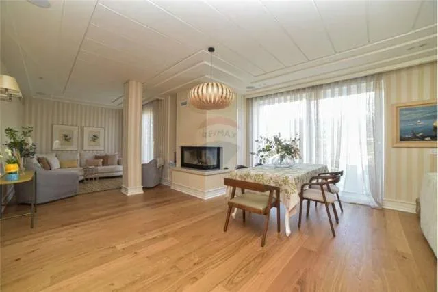 Tirane, shitet Vile 4+1+A+BLK Kati 0, 400 m² 1.000.000 Euro (Liqeni i Farkes)