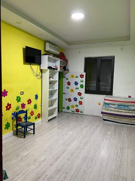 Tirane, jepet me qera ambjent biznesi Kati 2, 119 m² 1.700 Euro (Don Bosko)