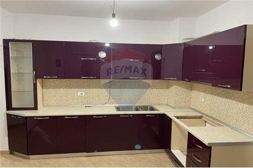 Tirane, jepet me qera apartament 2+1 Kati 4, 85 m² 40.000 Leke (astir)