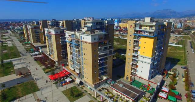 Tirane, shes apartament 2+1 Kati 3, 100 m² 150.000 Euro (fusha e aviacionit)