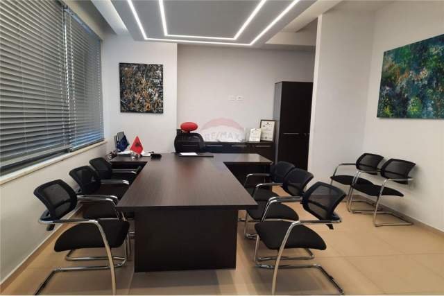 Tirane, shitet ambjent biznesi 448 m² 1.066.000 Euro (prane Tower Brigde)