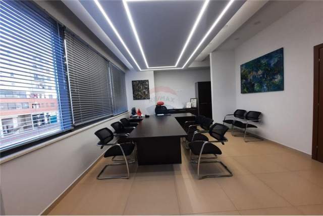 Tirane, shitet ambjent biznesi 448 m² 1.066.000 Euro (prane Tower Brigde)