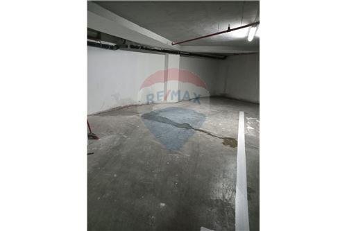 Tirane, shitet garazh Kati -1, 16 m² 25.000 Euro (Turdiu Center)