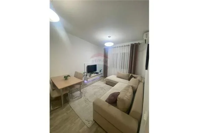 Tirane, jepet me qera apartament 2+1+BLK Kati 4, 70 m² 800 Euro (Stadiumi Dinamo)