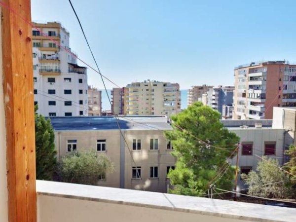 !!!  Dhene  !!!   Durres, jap me qera apartament 1+1 Kati 3, 68 m² 320 Euro (Prane Shkolles Italiane, Vollga, Durres)