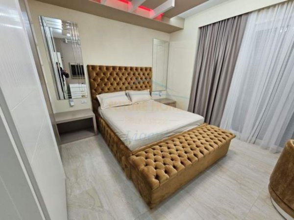 Tirane, jepet me qera apartament 2+1 Kati 5, 110 m² 700 Euro (unaza e re)