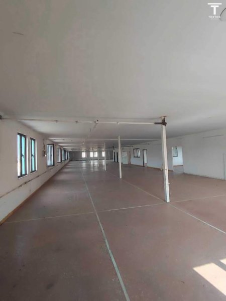 Tirane, jepet me qera magazine Kati 5, 706 m² 2.000 Euro