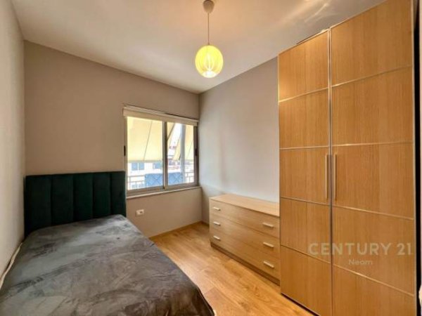 Tirane, jepet me qera apartament 2+1+BLK Kati 10, 90 m² 700 Euro (prane KIKA 1 Tirana)