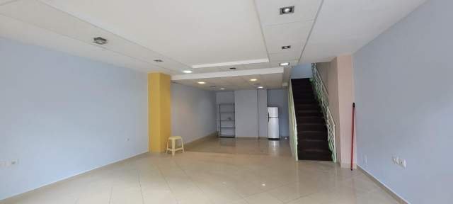 Tirane, jepet me qera ambjent biznesi Kati 0, 126 m² 1.000 Euro (Rruga e Elbasanit)