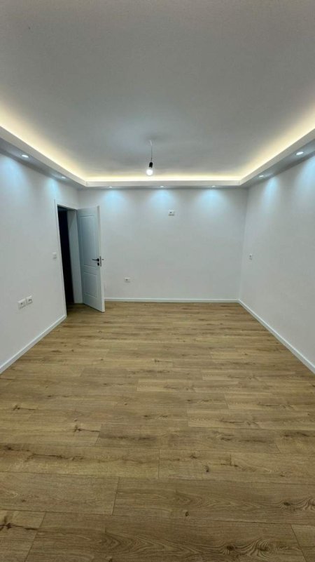 Tirane, shitet apartament 3+1+BLK Kati 3,  (Rruga Naim Frasheri)