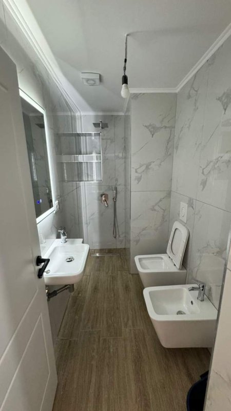 Tirane, shitet apartament 3+1+BLK Kati 3,  (Rruga Naim Frasheri)