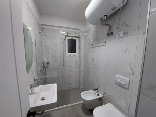 Tirane, shitet apartament 2+1+BLK Kati 3, 92 m² 140.000 Euro (rruga e dibres)