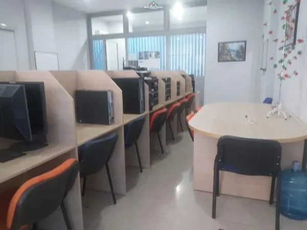 Tirane, jepet me qera zyre Kati 1, 100 m² 700 Euro (delijorgji)