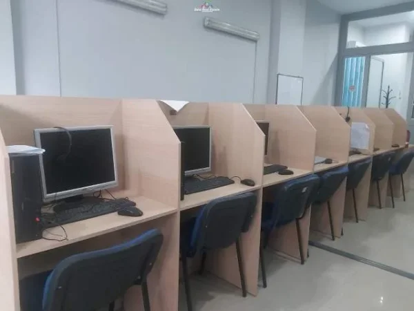 Tirane, jepet me qera zyre Kati 1, 100 m² 700 Euro (delijorgji)