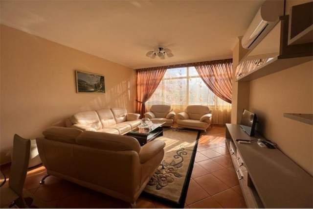 Tirane, jepet me qera apartament 2+1 Kati 4, 70 m² 550 Euro (Rruga e Kavajes)