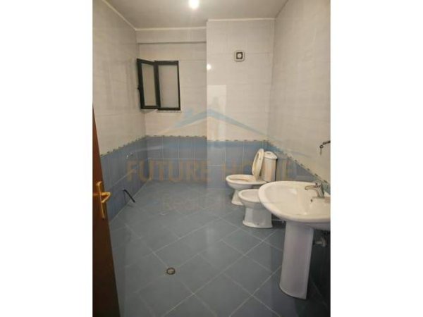 Tirane, shitet apartament 2+1+BLK Kati 12, 80 m² 142.000 Euro (Rruga e Kavajes)