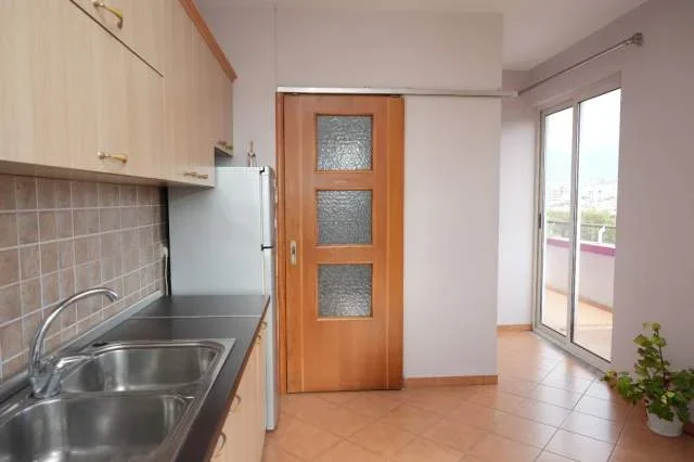 Tirane, jap me qera apartament 2+1+A+BLK Kati 5, 110 m² 450 Euro (Kadiu, Ministria Jashtme)