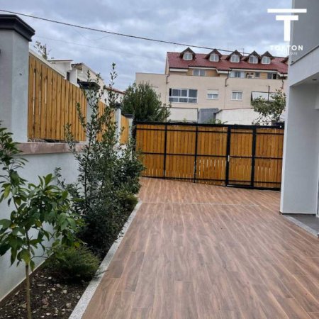 Tirane, shitet Vile Kati 2, 180 m² 230.000 Euro (Rruga Dalip Topi)