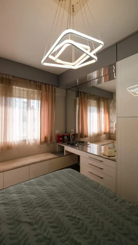 Tirane, jepet me qera apartament 2+1+BLK Kati 5, 100 m² 800 Euro (Kristal Center)