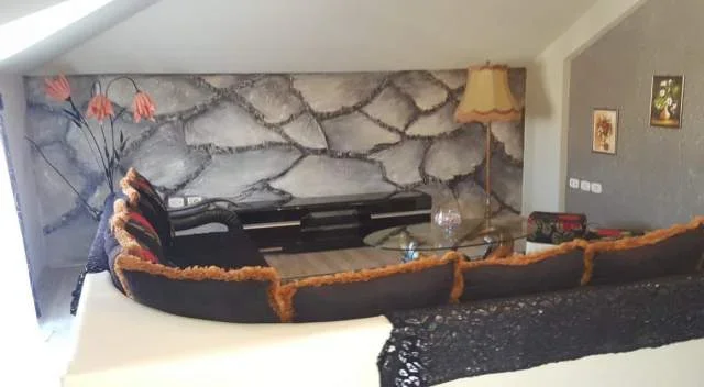 Tirane, jepet me qera apartament 2+1 Kati 1, 200 m² 400 Euro (Rruga 3 Vëllezërit Kondi, Tirana)