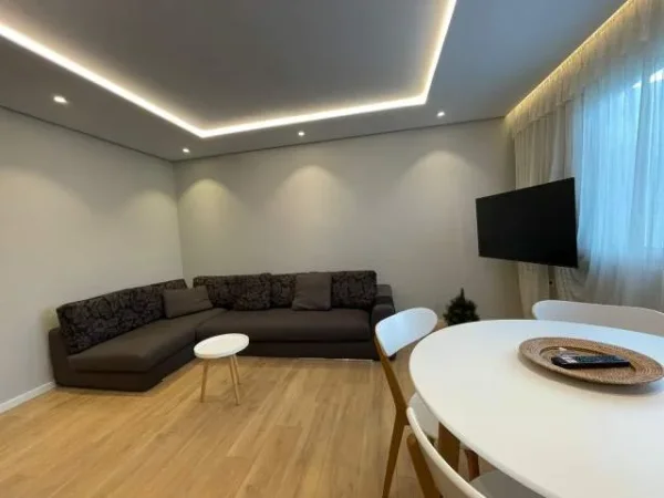 Tirane, jepet me qera apartament 1+1+BLK Kati 3, 60 m² 600 Euro (Vasil Shanto)