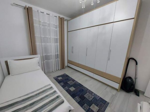 Tirane, shitet apartament 2+1+BLK Kati 3, 92 m² 140.000 Euro (rruga e dibres)