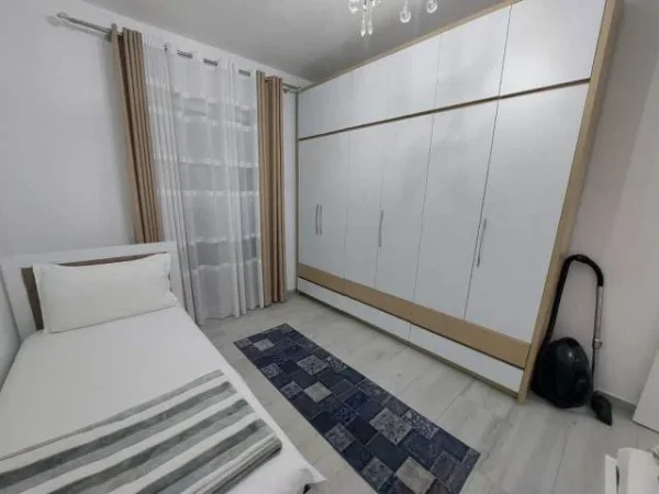 Tirane, shitet apartament 2+1+BLK Kati 3, 92 m² 140.000 Euro (rruga e dibres)