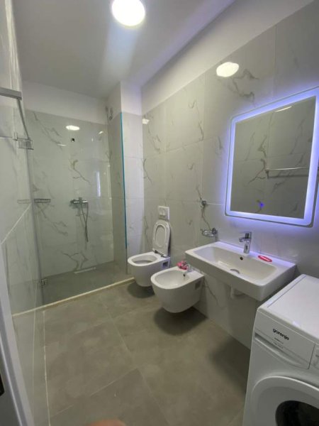 Tirane, shitet apartament 2+1+BLK Kati 3, 92 m² 140.000 Euro (rruga e dibres)