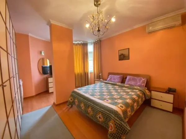 Tirane, shitet apartament 1+1 Kati 5, 72 m² 178.000 Euro (Blloku)