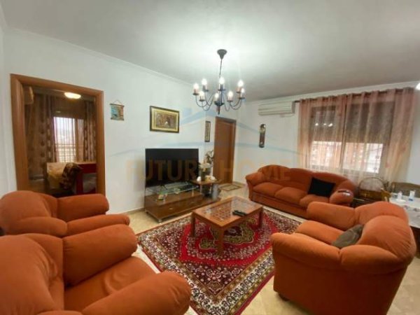 Tirane, shitet apartament 2+1 Kati 4, 84 m² 100.800 Euro (Kinostudio)