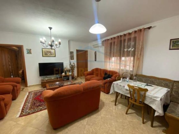 Tirane, shitet apartament 2+1 Kati 4, 84 m² 100.800 Euro (Kinostudio)