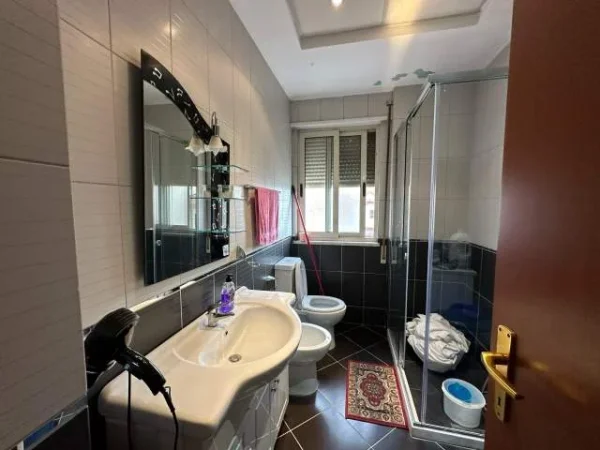 Tirane, jepet me qera apartament 2+1+A+BLK Kati 4, 111 m² 500 Euro (Vizion +)