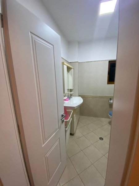 Tirane, ofert Vile Kati 2, 110 m² 60.000 Leke (21 Dhjetori)