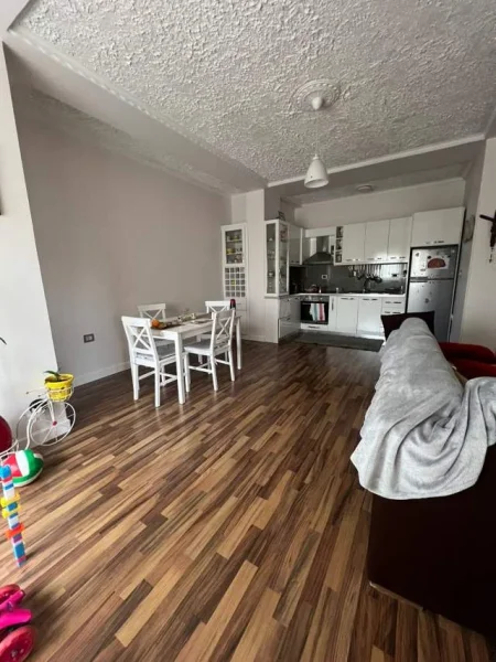 Tirane, jepet me qera apartament 2+1+A+BLK Kati 3, 130 m² 600 Euro (Shkolla e Baletit)