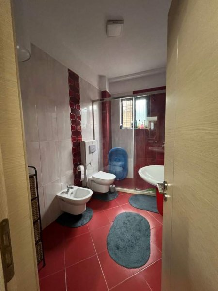 Tirane, jepet me qera apartament 2+1+A+BLK Kati 3, 130 m² 600 Euro (Shkolla e Baletit)