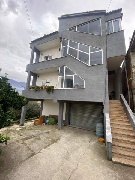 Tirane, shitet Vile 3 Katshe Kati 2, 352 m² 200.000 Euro (Shkoze)