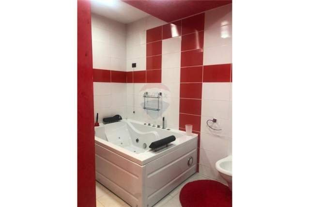 Tirane, jepet me qera apartament 2+1+BLK Kati 2, 125 m² 800 Euro (Sheshi willson)