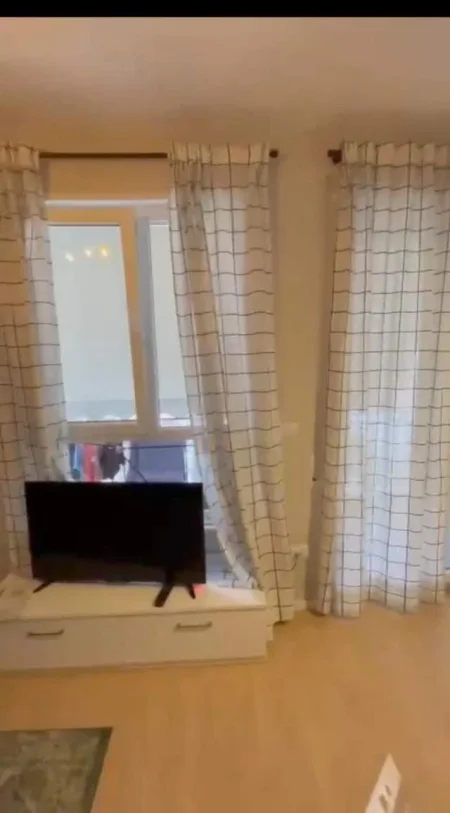 Tirane, jepet me qera apartament 2+1 Kati 7, 85 m² 600 Euro (ali demi)