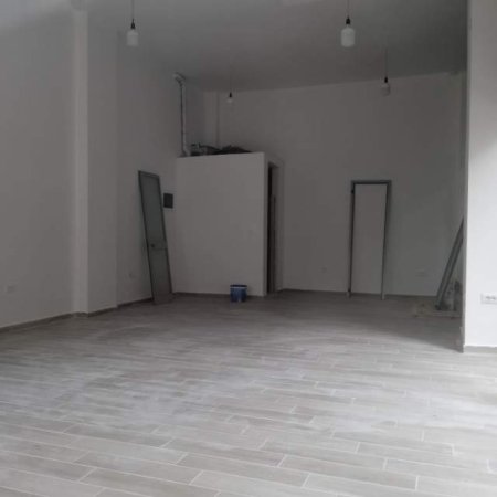 Tirane, shitet dyqan Kati 0, 52 m² 35.002 Euro (Yzberisht)