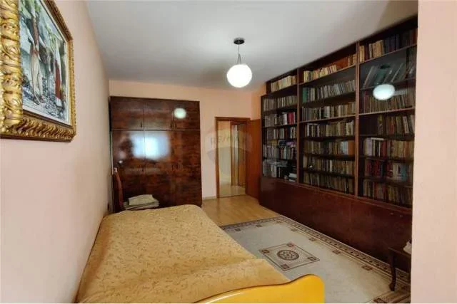 Tirane, jepet me qera apartament 2+1 100 m² 800 Euro (Air Albania)