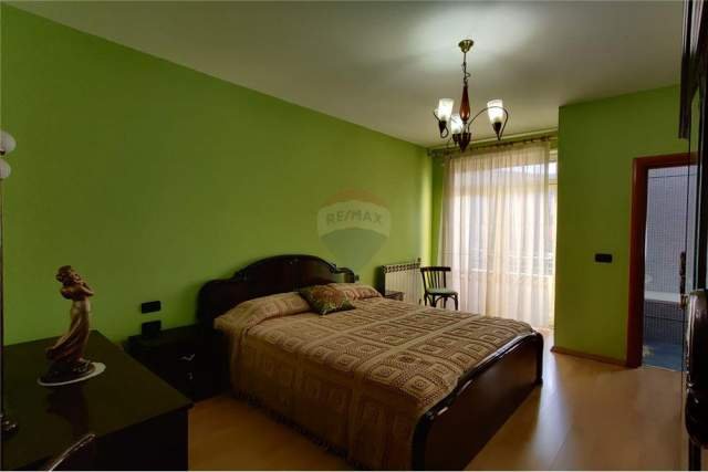 Tirane, jepet me qera apartament 2+1+BLK Kati 3, 103 m² 800 Euro (Te stadiumi Air Albania)