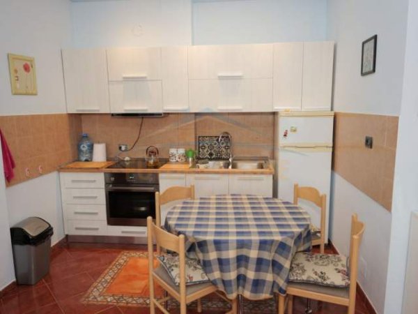 Tirane, shitet apartament 2+1 Kati 8, 115 m² 200.000 Euro (Rruga Fortuzi)